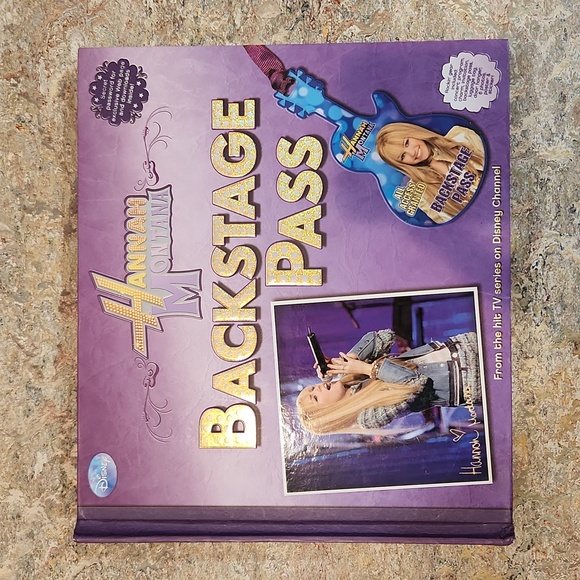 Hannah Montana Miley Cyrus Backstage Pass Book COMPLETE! - Picture 1 of 9
